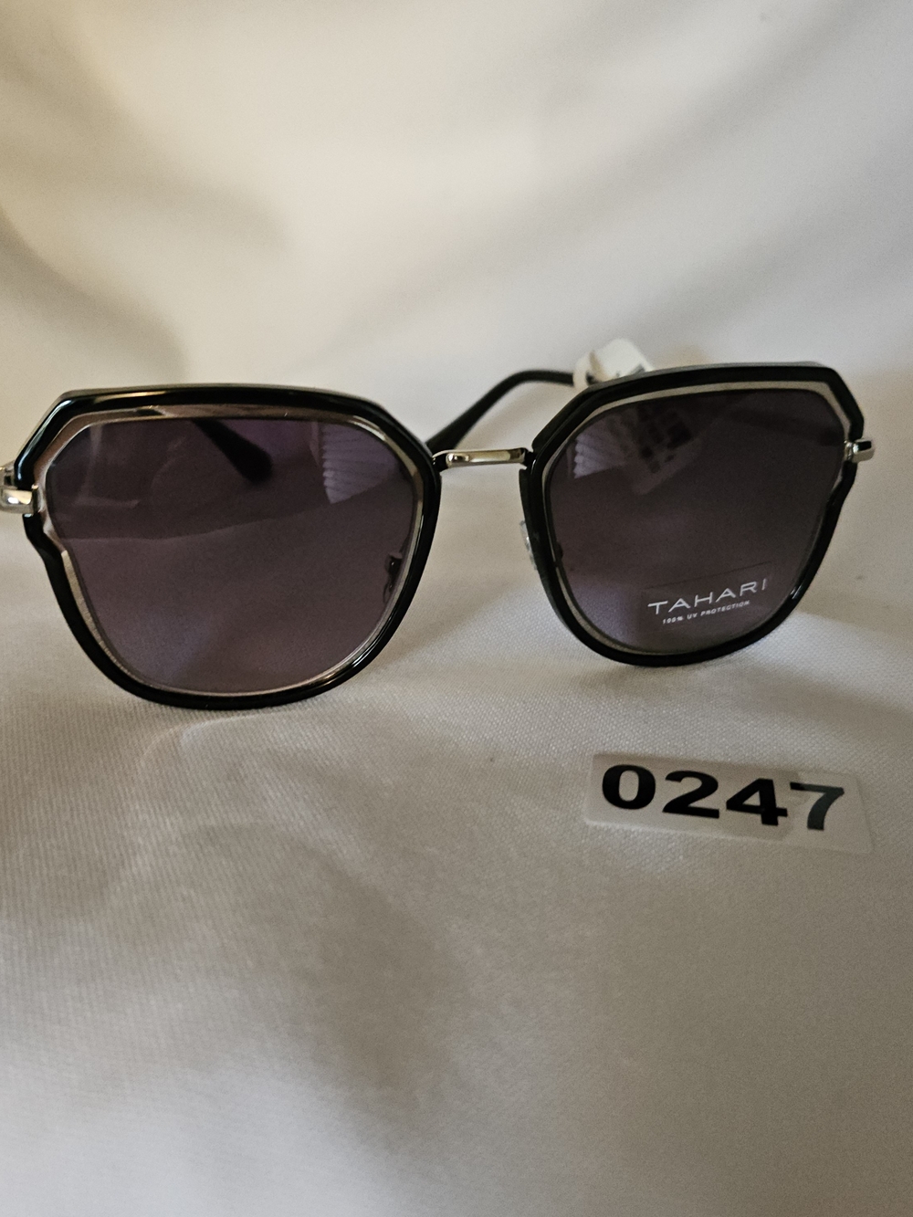 Tahari Black Geometric Gradient Lens Sunglasses 247